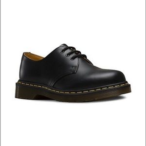 Size 8 black doc marten Oxford shoes